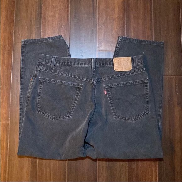 Vintage Levi’s 550 Jeans  - Picture 3 of 5